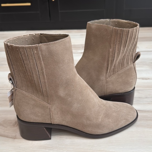 Dolce Vita Linny Leather H2O Bootie - Picture 2 of 10